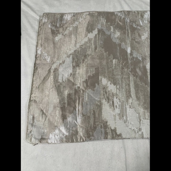 NEW Hotel Collection Distressed Chevron (1) Standard Sham - Picture 3 of 12